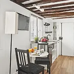 BnBNook - Stylish Studio in Trendy Le Marais