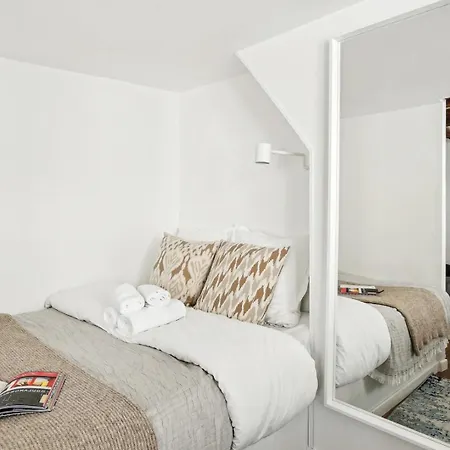 Bnbnook - Stylish In Trendy Le Marais Parigi